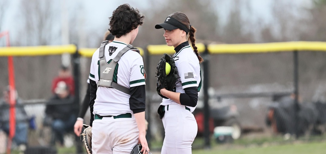 Peyton Swartwout and Sophie Mayer confer in the circle earlier this season. (Darl Zehr Photography)